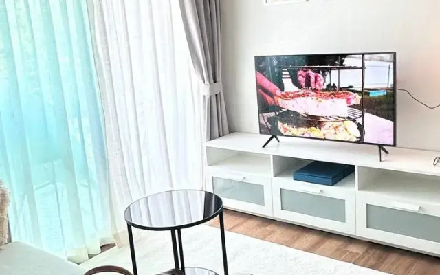 Halo 1 The Title by Chiwa Phuket Apartments