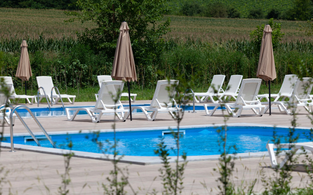 Курортный отель Moretoni Lake