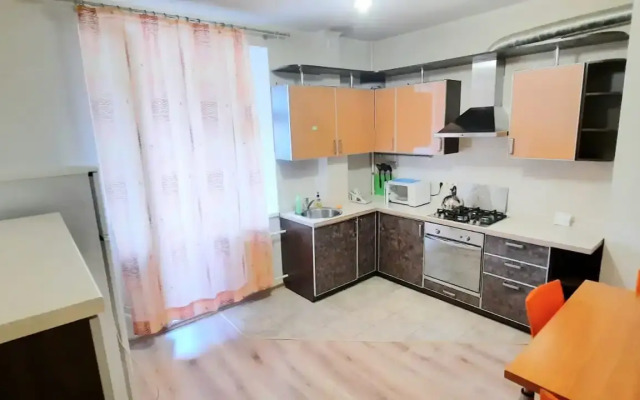 Квартира Уютная с большой кухней и лоджией в центре