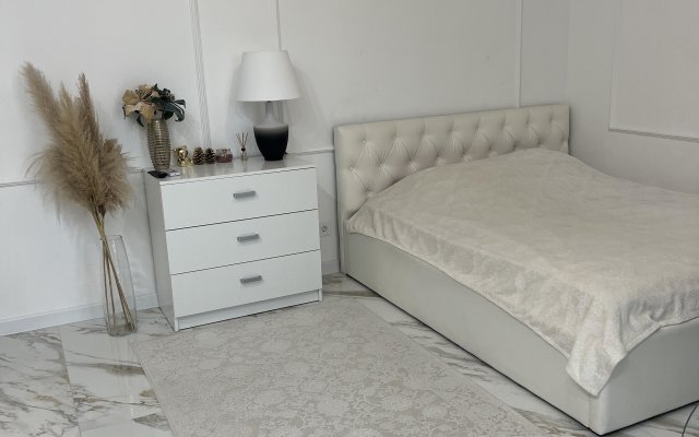 S Basseynom ZHK Metropol Apartments