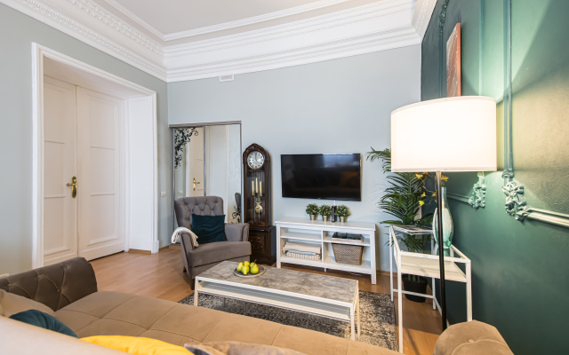 Квартира GM Apartments в Сталинской высотке