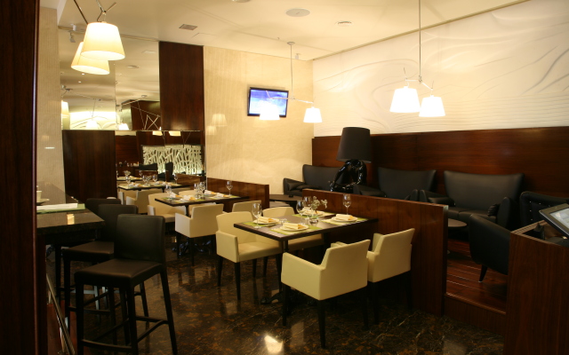East Gate Hotel