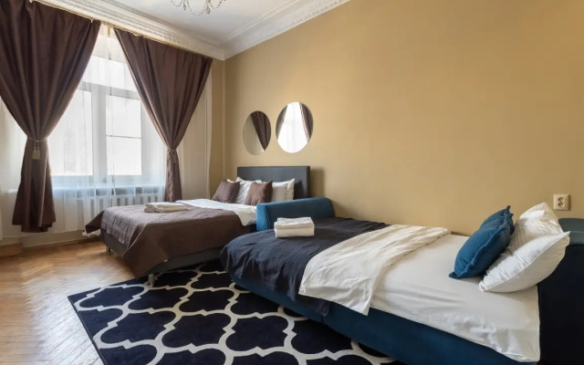 Lyuks s balkonom i vidom na Arbat Apartments