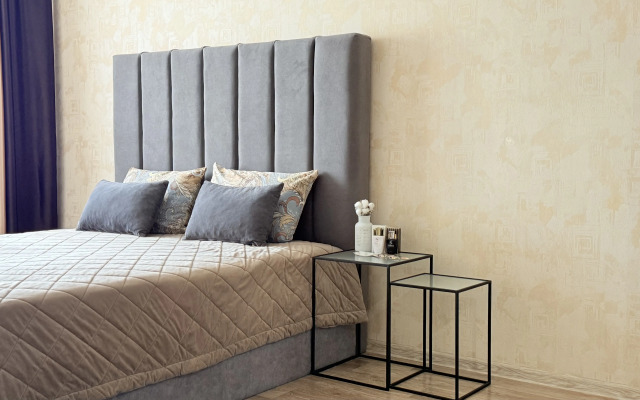 Апартаменты Двухкомнатные апартаменты в центре с видом на город