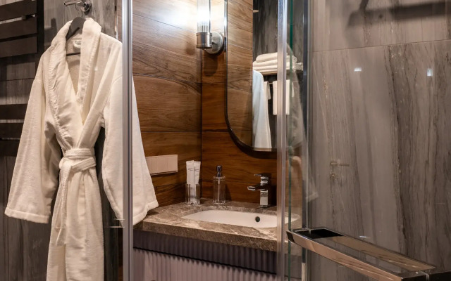 Look&Feel Aristocrat Apartments