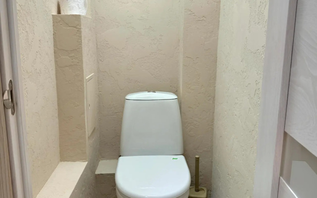 2-kh Kom Kvartira s Vidom na Gory Flat