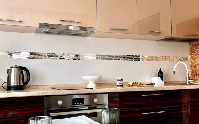 Na Ulitse Karla Libknekhta 112 Flat