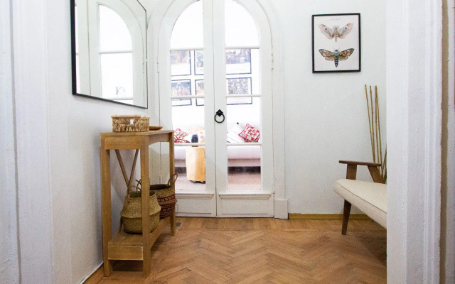 Tryokhkomnatnaya na Tverskoy Flat