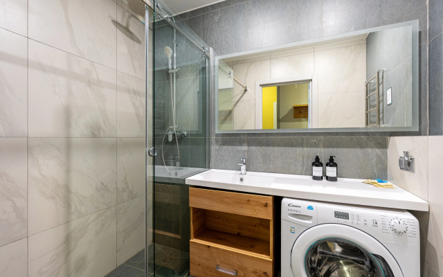 V Apart-Otele Kirovsky Avenir Apartments