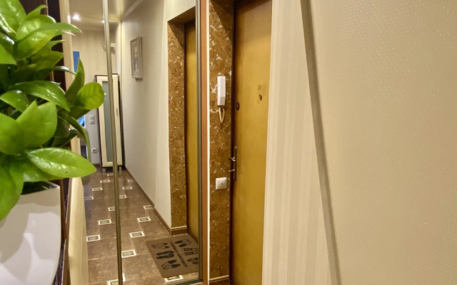 V Turisticheskom Tsentre Flat