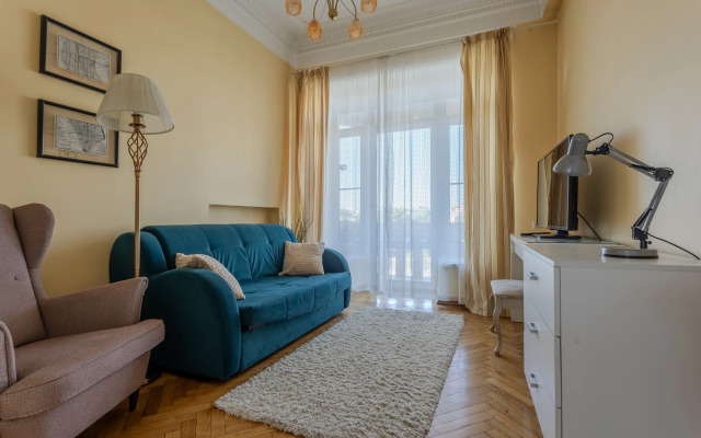 Апартаменты Стандартные с 3 спальнями и Балконом