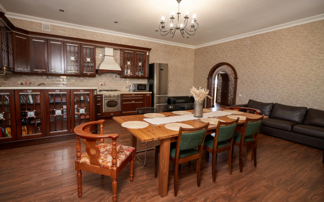 Grushewuy Sad Guest House