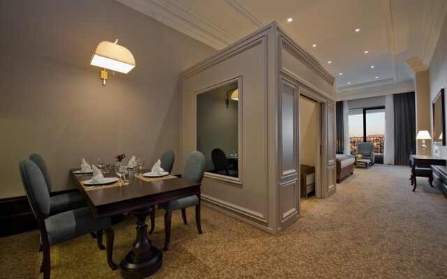 İsfanbul Holiday Home & Suites Hotel