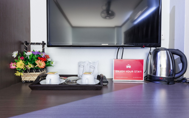 ZEN Rooms Patong Soi Chuwong Hotel
