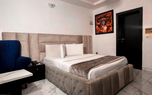 247 Luxury Hotel