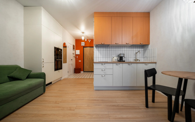 Yarkaya Studiya u Metro Pionerskaya Flat