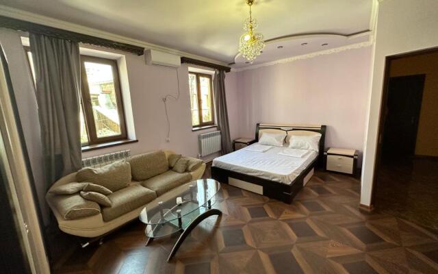 Hostel Favorit