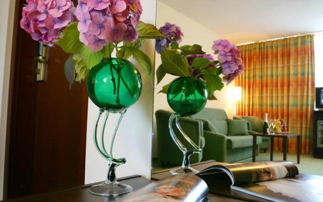 Отель Раушен