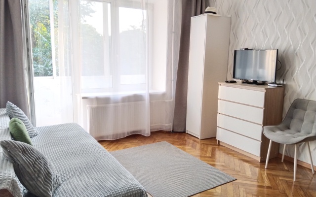 Shepetovskaya Street Flat
