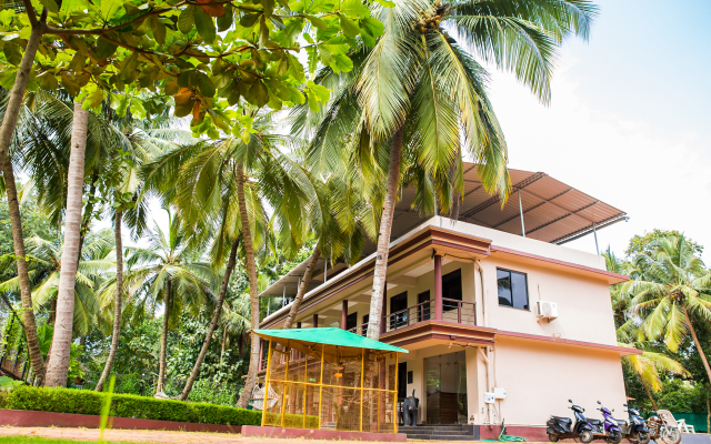 Lazy Frog Goa Guest House