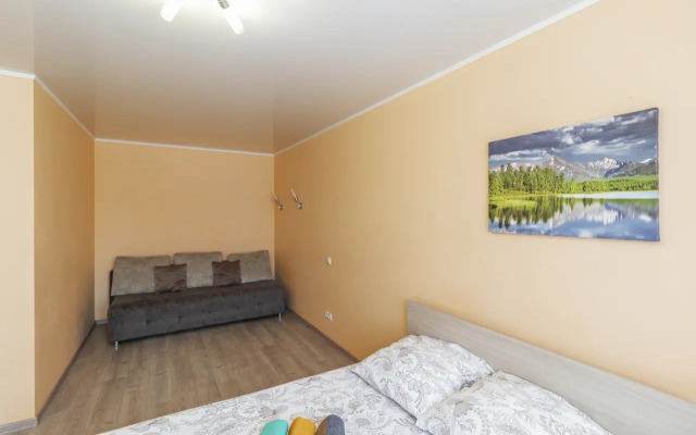 U Transportnoy Akademii Flat