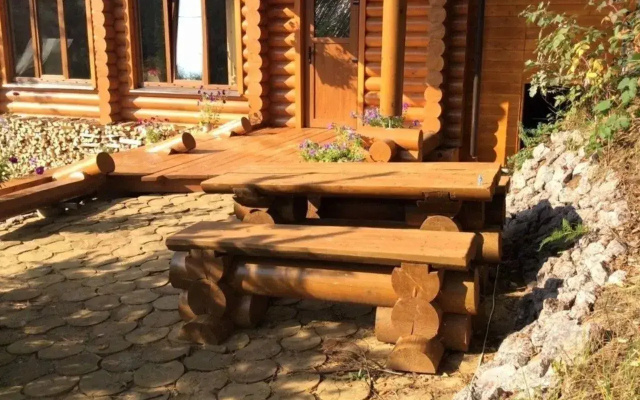 Частный дом на берегу Лемболовcкого озеpа