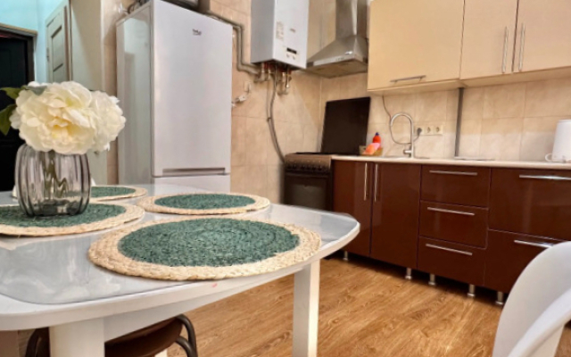 Leto Apartments