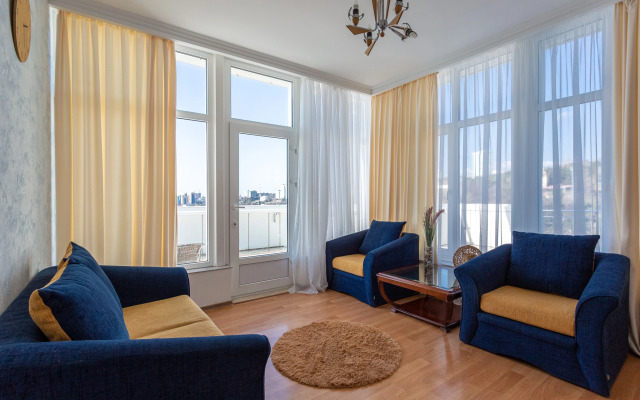 Квартира трехкомнатная с видом на море