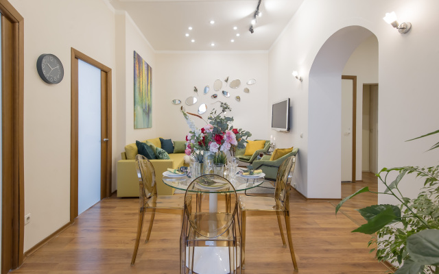 Квартира GM Apartments Стильная Трехкомнатная на Бульварном кольце