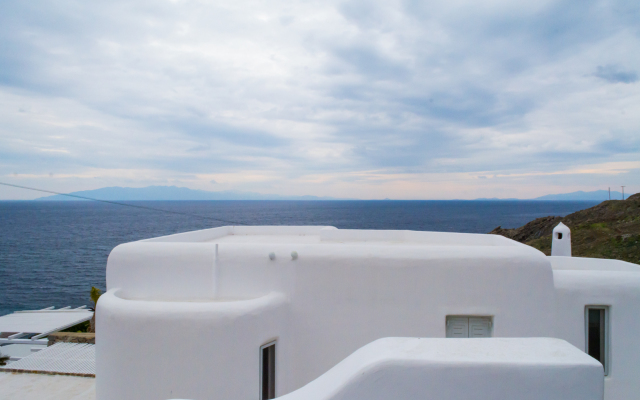 Luxury Chara with Private Pool Villa