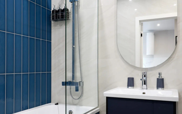 Yevrodvushka U Morya Flat