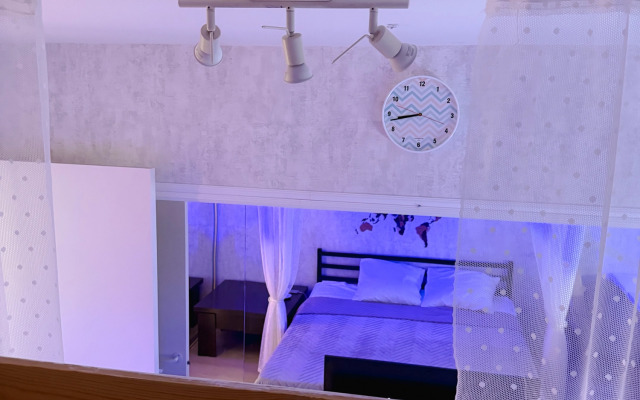 Квартира Двухэтажная 4-спальная кровать возле метро