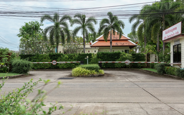 Traditional Thai 2BR in Baan Bua Estate Villa
