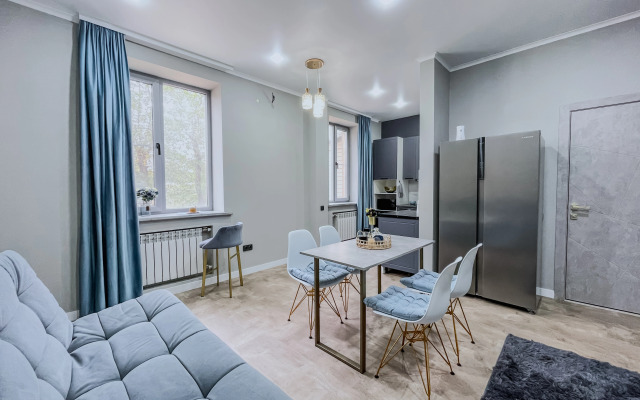 ApartamentGreen Fox na ulitse Nikolaya Ostrovskogo Apartaments