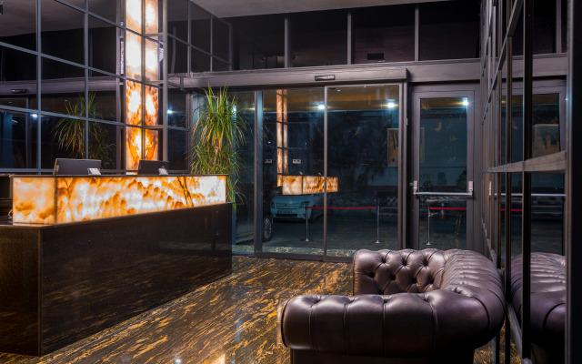 Onyx Hotel