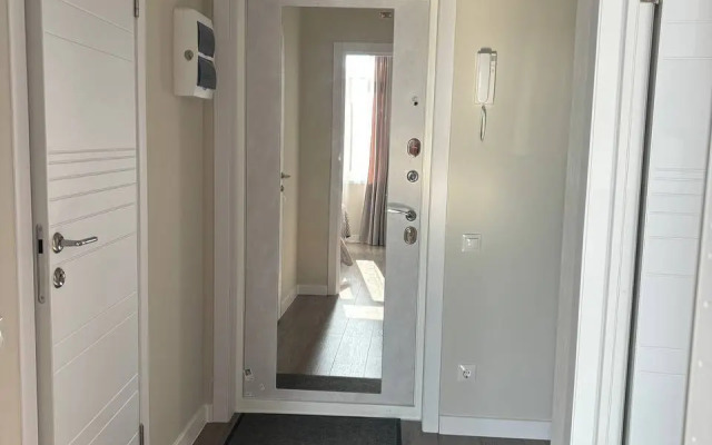 S Bacsejnom V Zhivopicnom Meste Zhk Kiparis 289 Flat