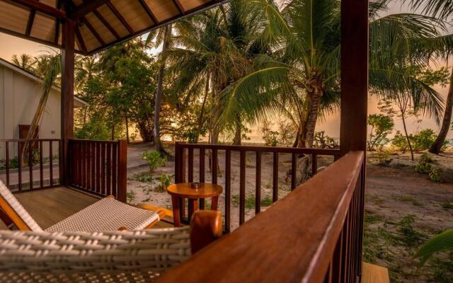 Курортный Отель Fiyavalhu Resort Maldives