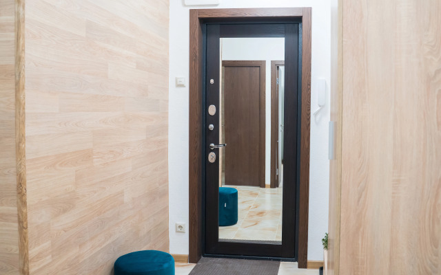 Квартира Просторная Двухкомнатная Natali на метро Пражская