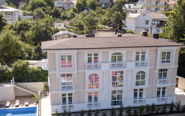 The White Residence Guest House