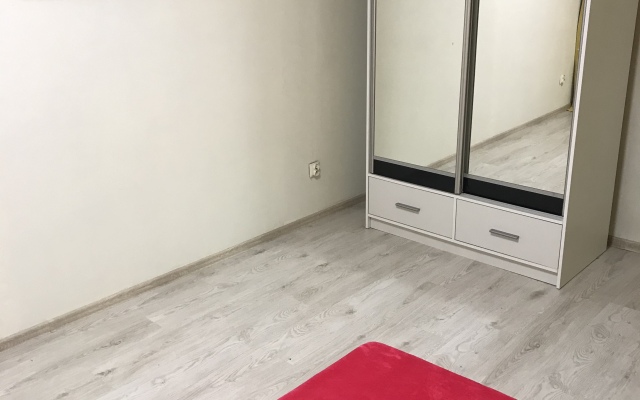 U Muzeya Yantarya Flat