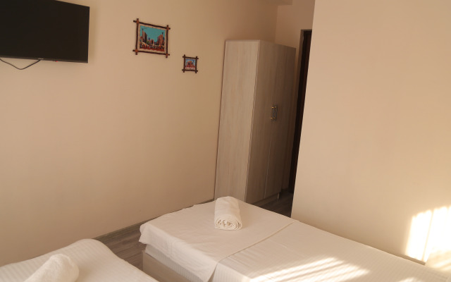 Ideal Best Tour Hotel