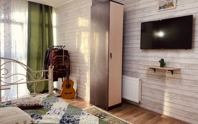 Pihtoviy sad ot akamoz Flat