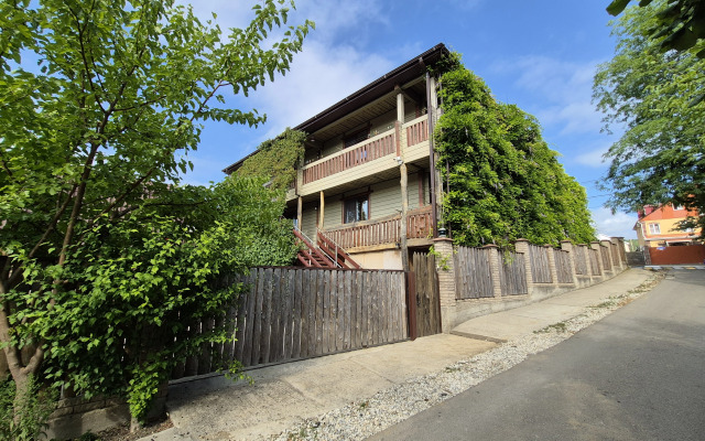 Mama Dzhan Guest house