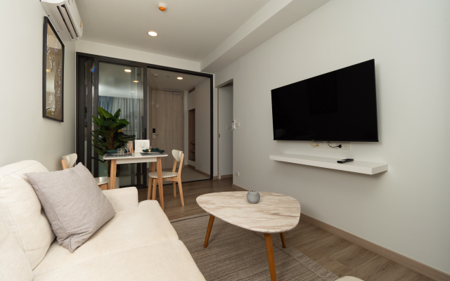 Komfortnye v Laguna Skypark Apartments