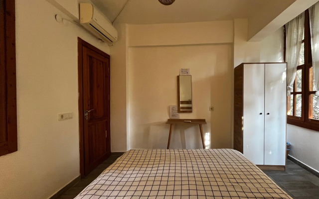 Kuyu Beergarden Hostel