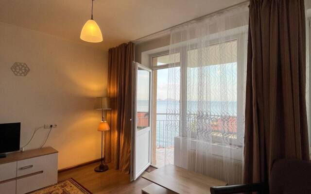 Mayak na Aivazovskogo (do 2023 Shanghai 2) Guest House