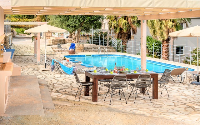 Вилла Chrysallis Heated Pool