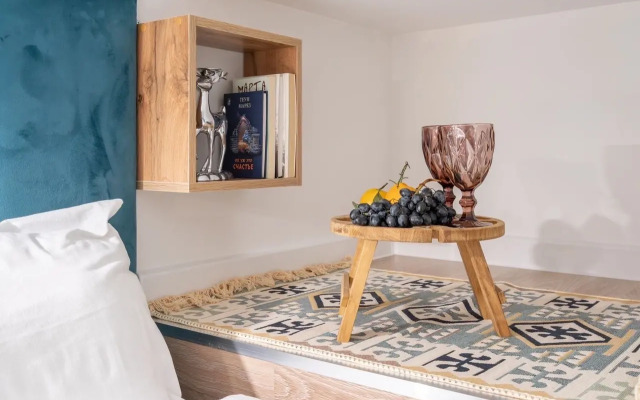 Atmosfernaya Studiya U Tavricheskogo Flat