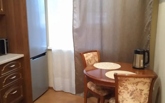 Квартира Суворова 28
