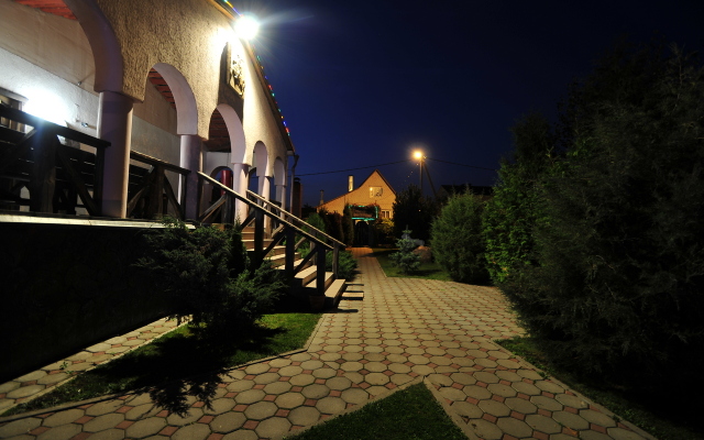 Usad'ba Kamelot Guest House